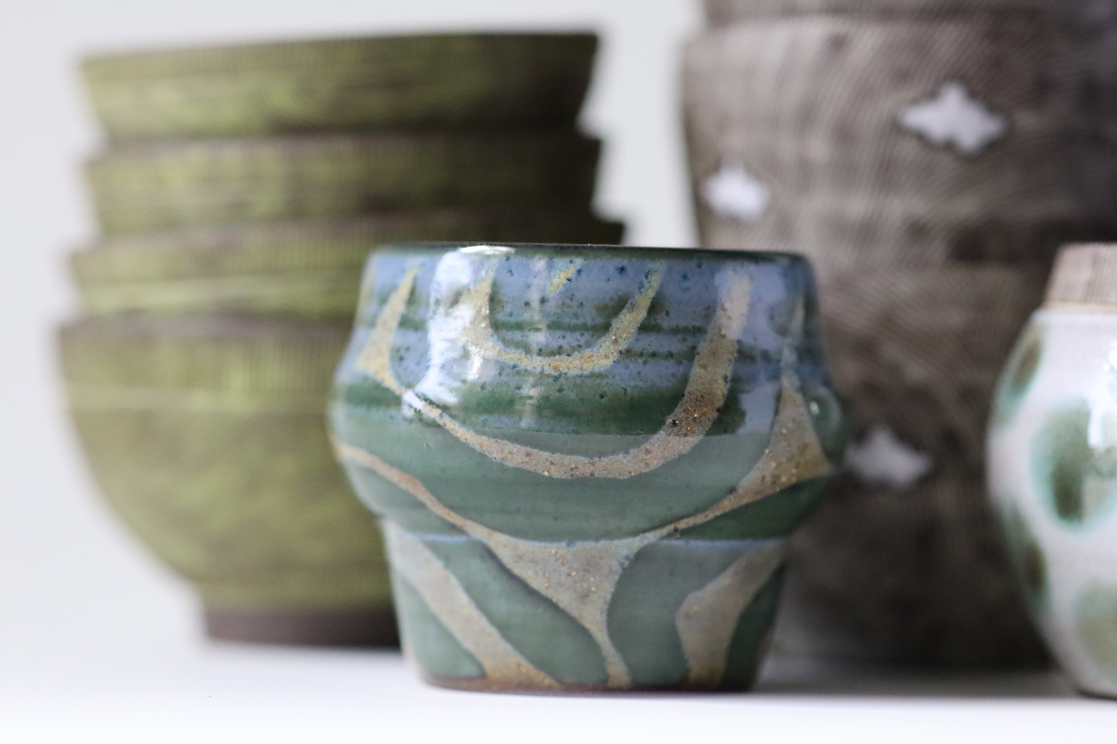 knuckle cup - blue and yellow